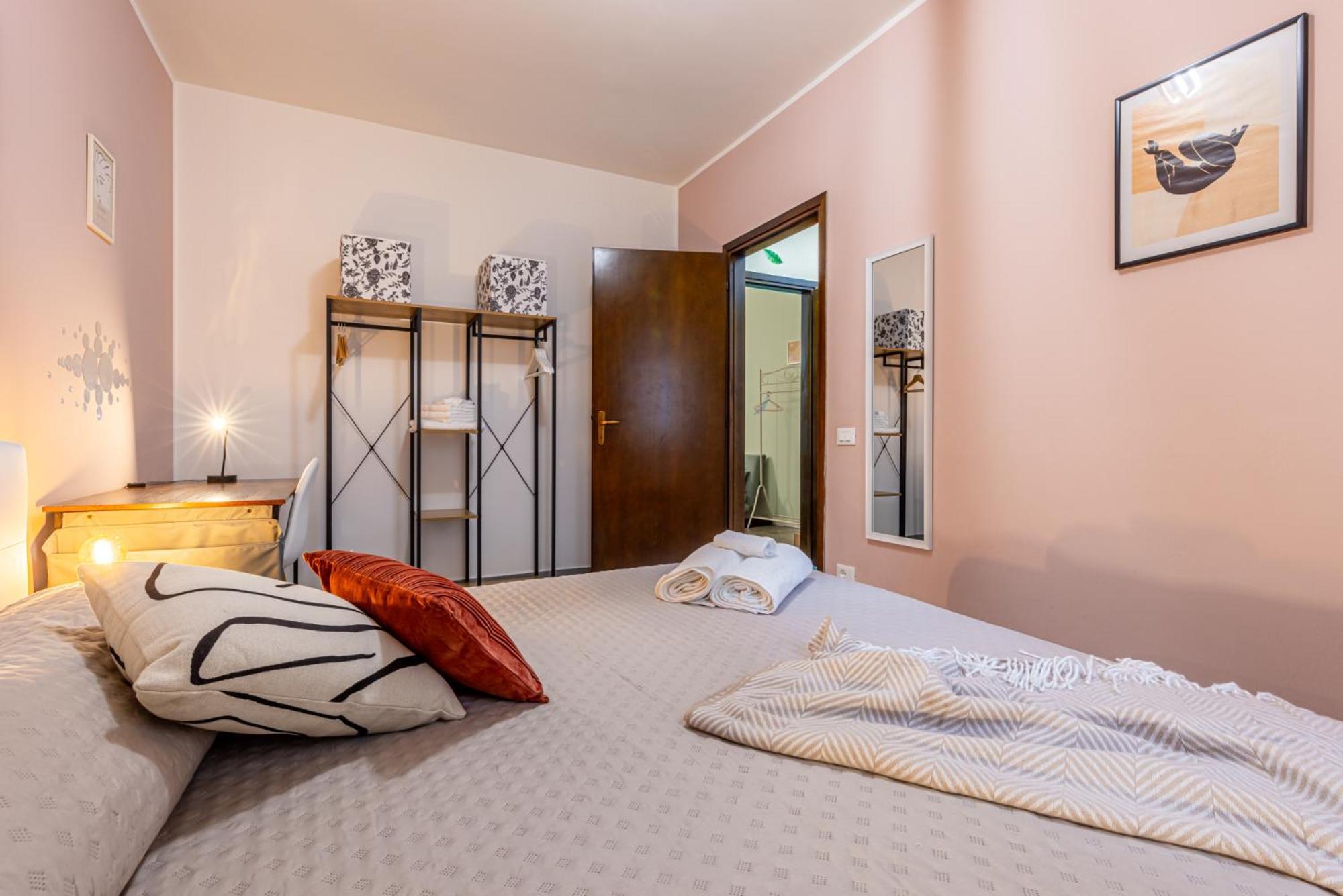 Steps From The Lake - Charme In The Inner City Desenzano del Garda Exterior foto